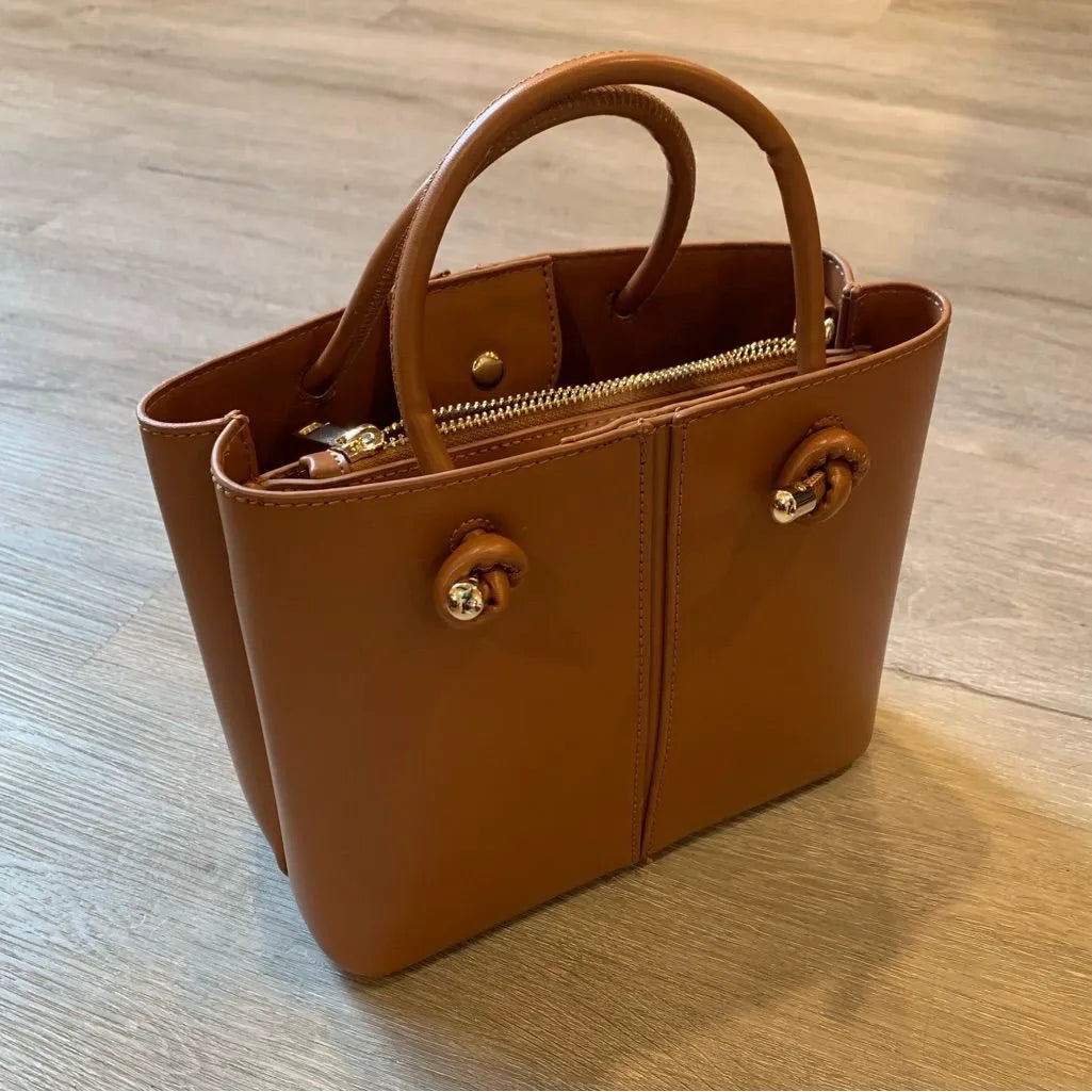 Sac à Main Seau en Cuir Camel Rigide avec Bandoulière Ajustable