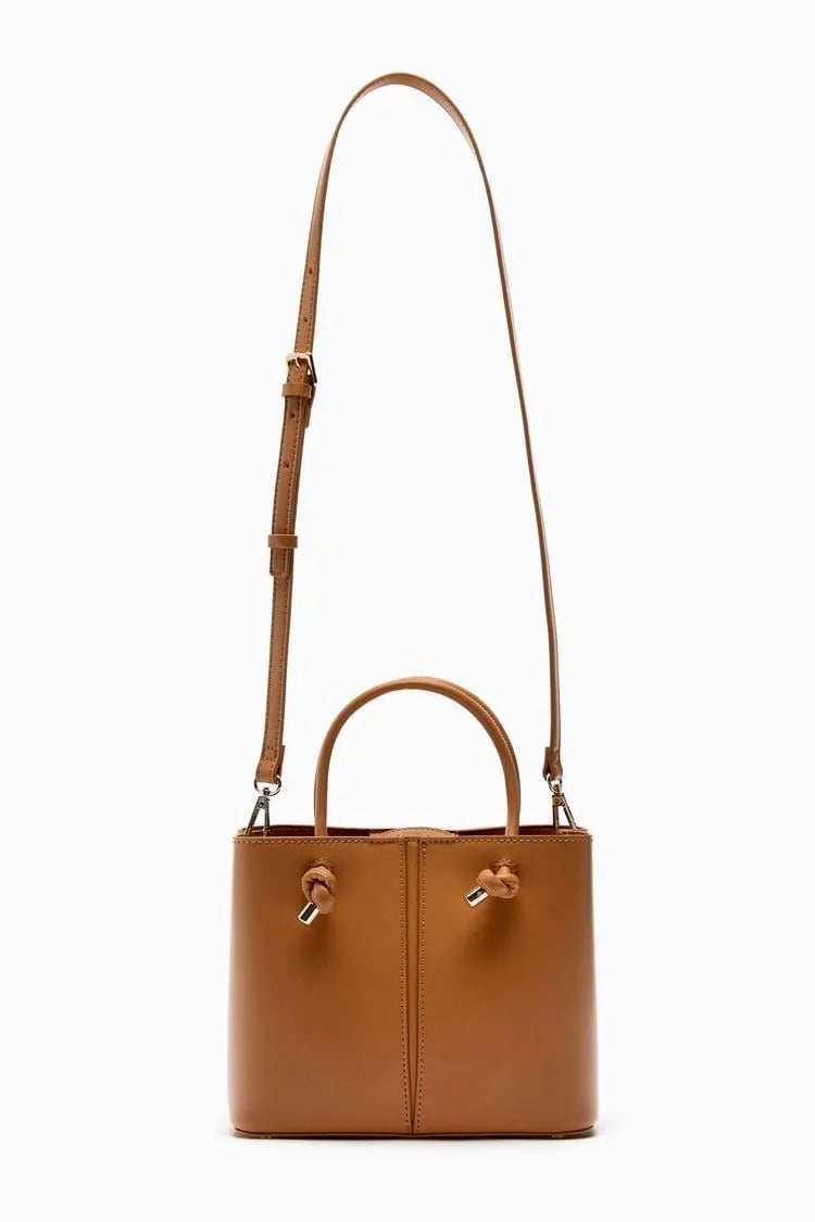 Sac à Main Seau en Cuir Camel Rigide avec Bandoulière Ajustable