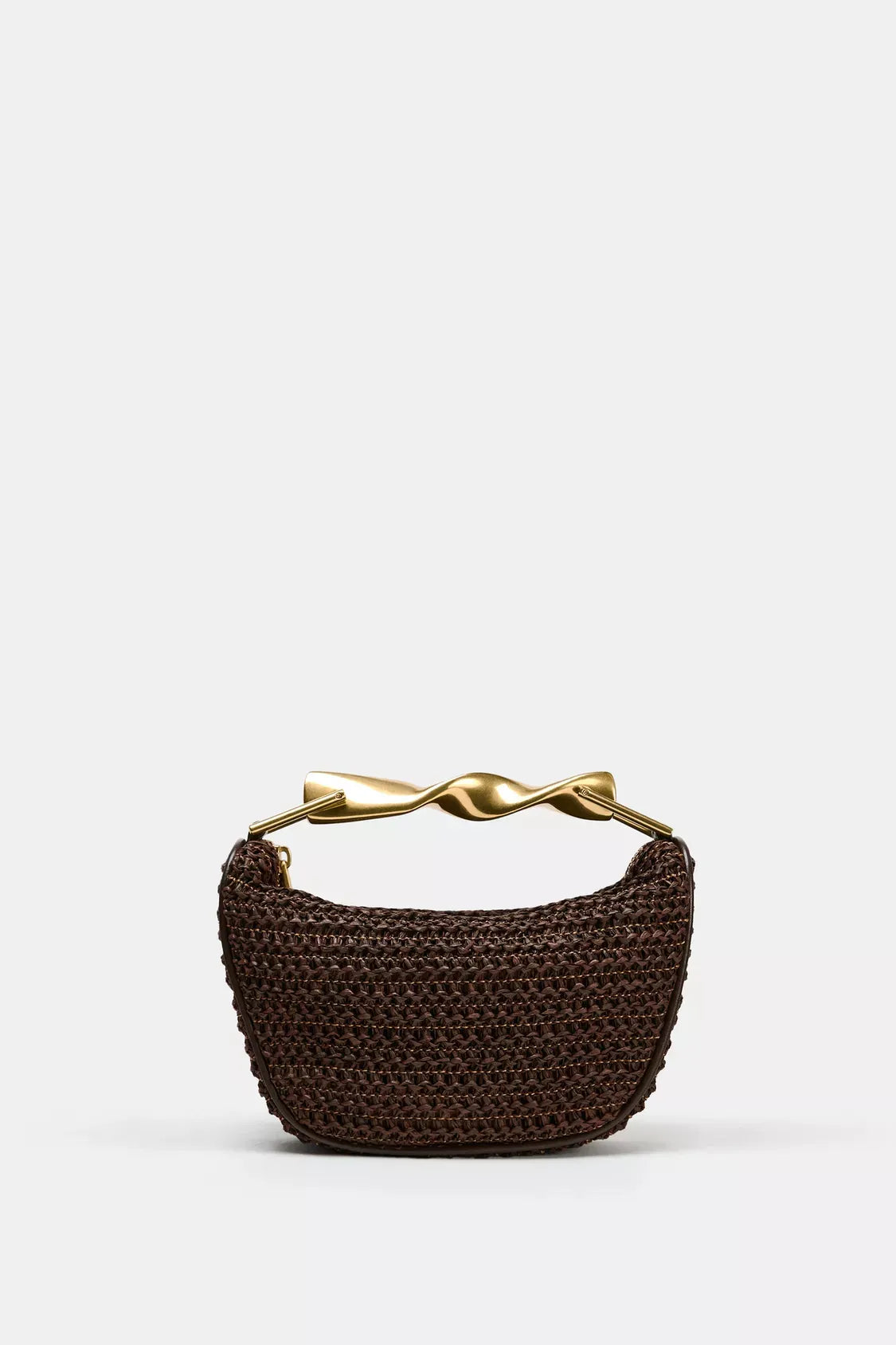 Sac à Main de Soirée Tressé Marron Chocolat avec Poignée Métallique Dorée Torsadée